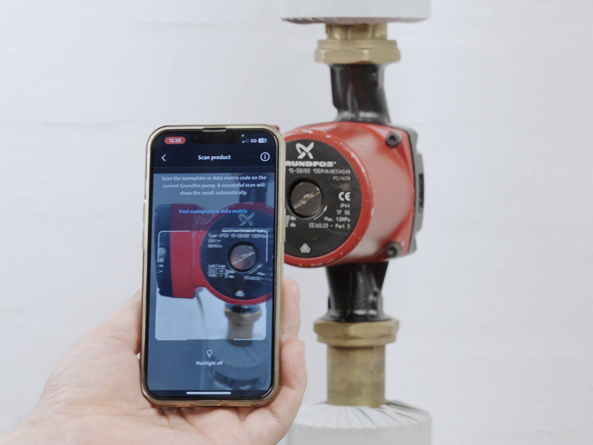Vecā Grundfos sūkņa identificēšana ar Grundfos GO lietotni pirms nomaiņas pret jaunu ALPHA GO